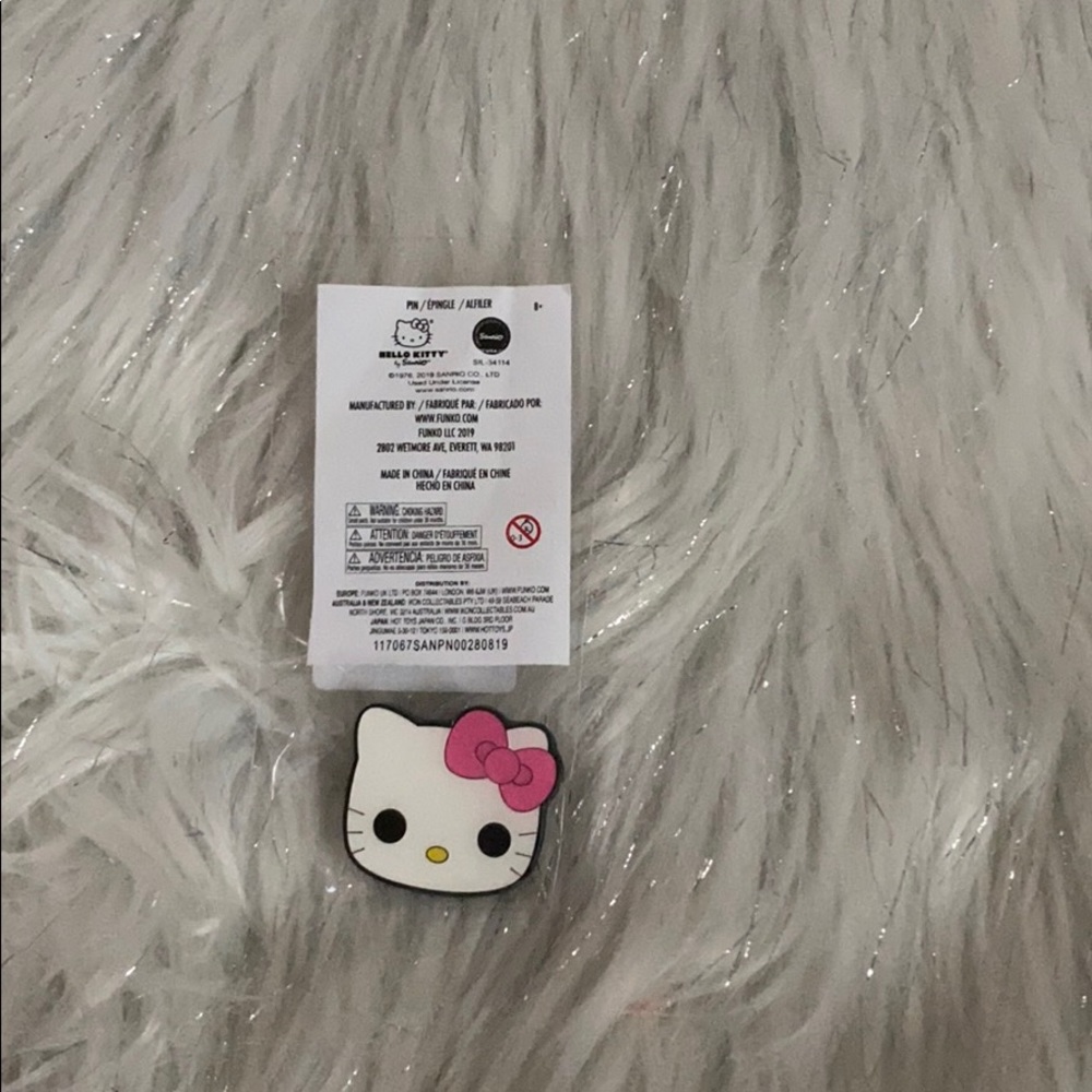 Hello Kitty Pin NWT